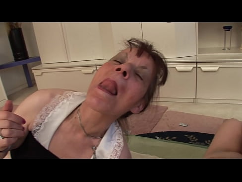 ❤️ İki nənənin və bir babanın üçlü var Rus pornosu az.centr-klassiki.ru ❌